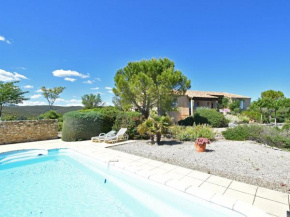 Single storey villa with private pool and large garden on the edge of wine village